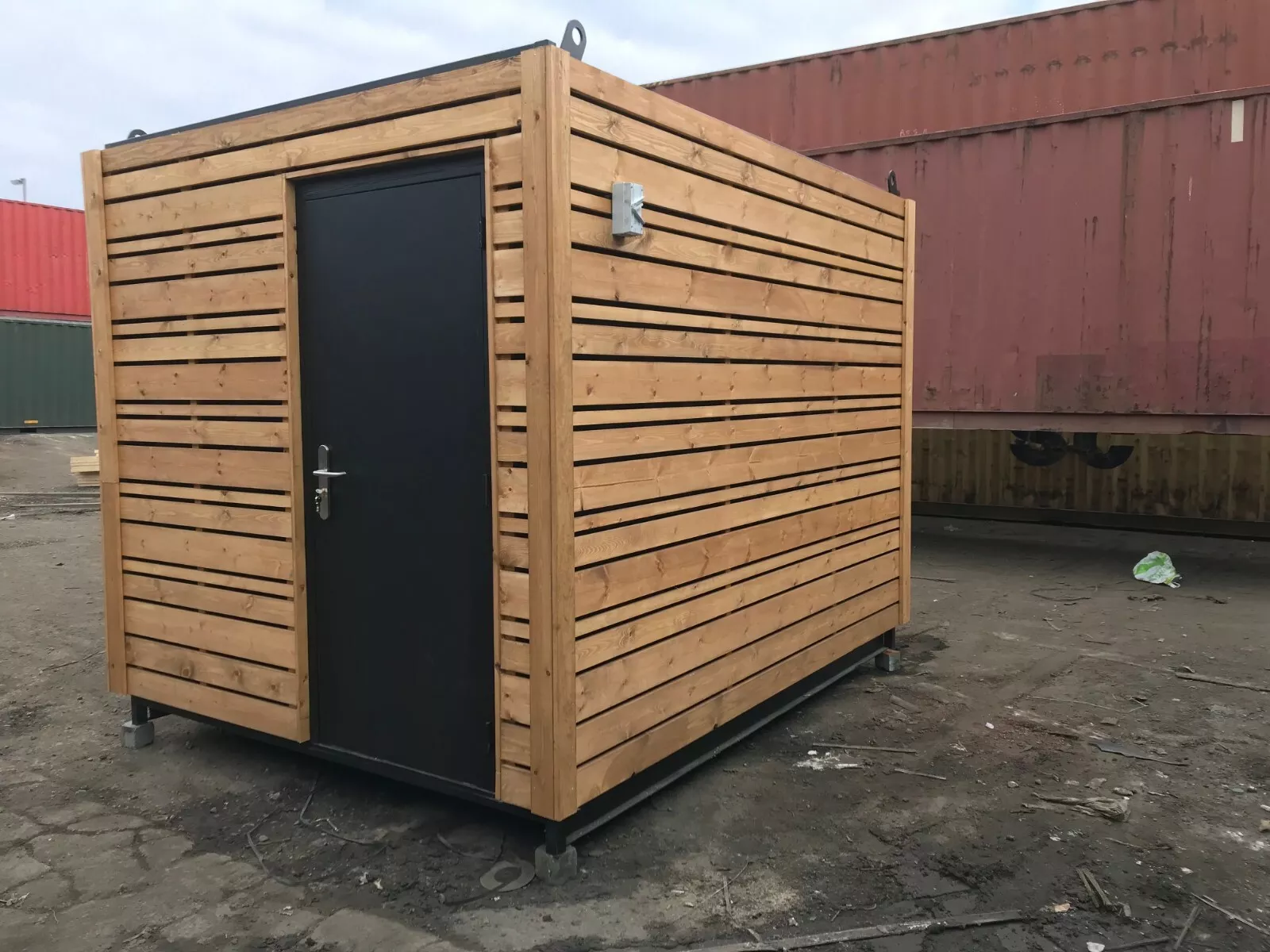 10ft x 8ft cladded food/drink outlet shipping containers