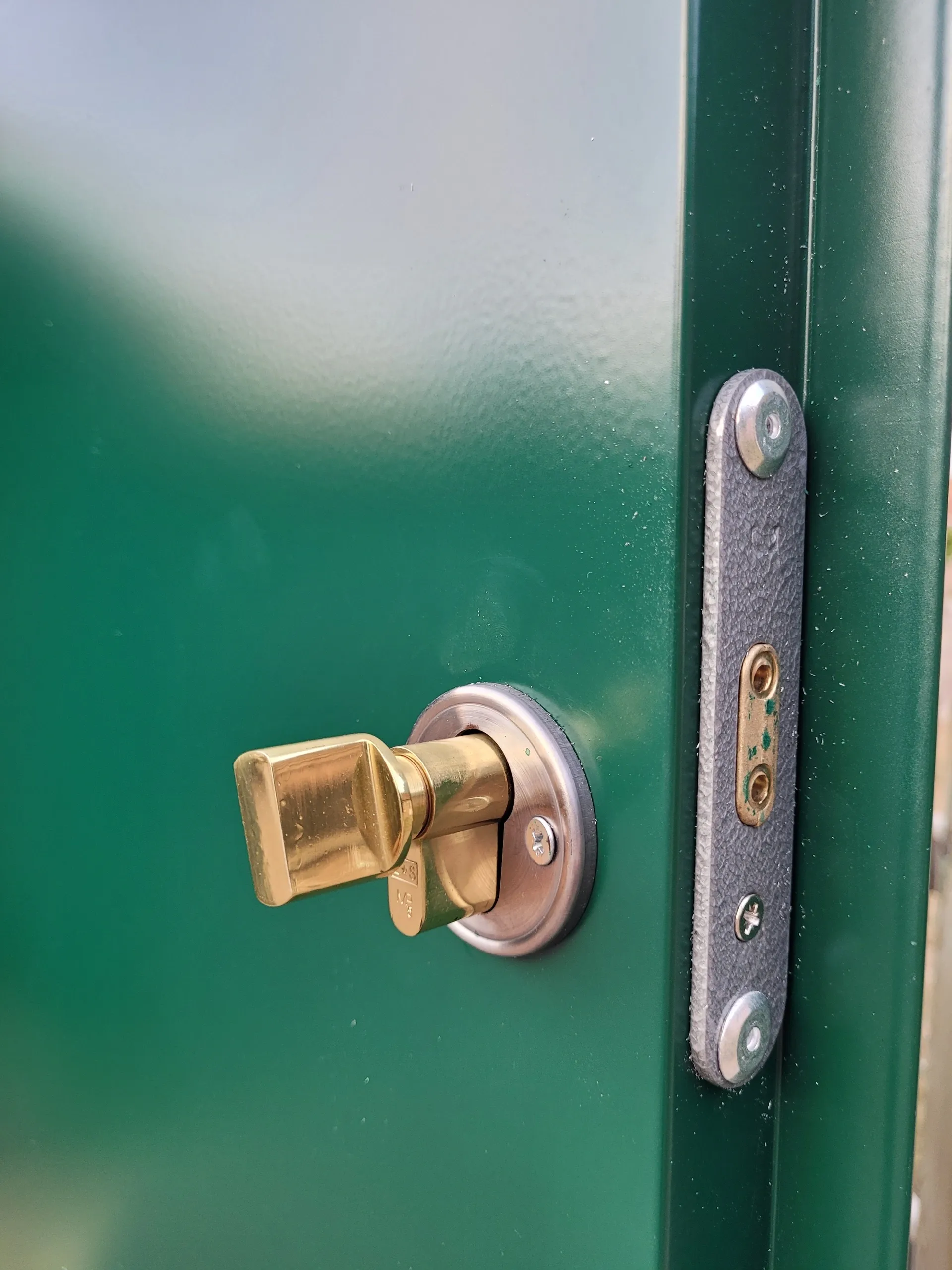 4m x 2.1m powder coated flat packed store