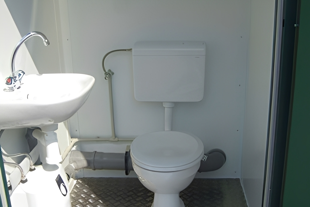 1+1 double mains toilet 8ft x 5ft (green)